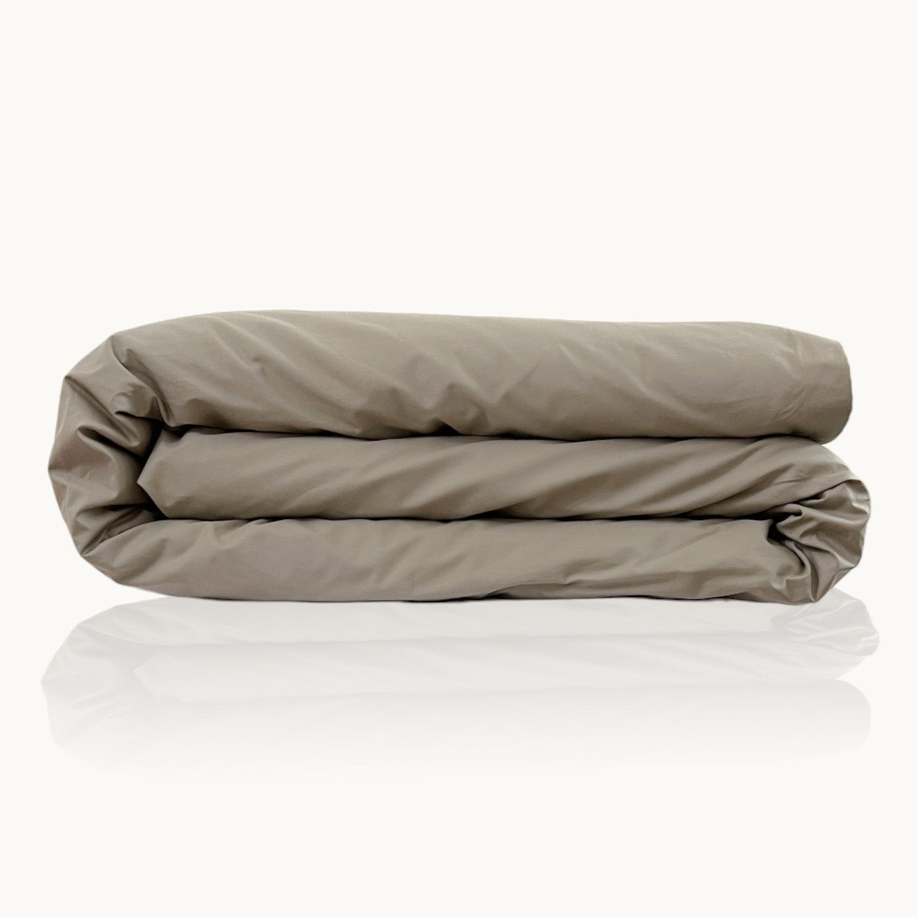 #Farbe_Eucalyptus Hochwertiger Deckenbezug aus ägyptischer Baumwolle in Eucalyptus, hergestellt aus Perkal Stoff, perfekt für edle Schlafzimmer und luxuriöse Bettwäsche.