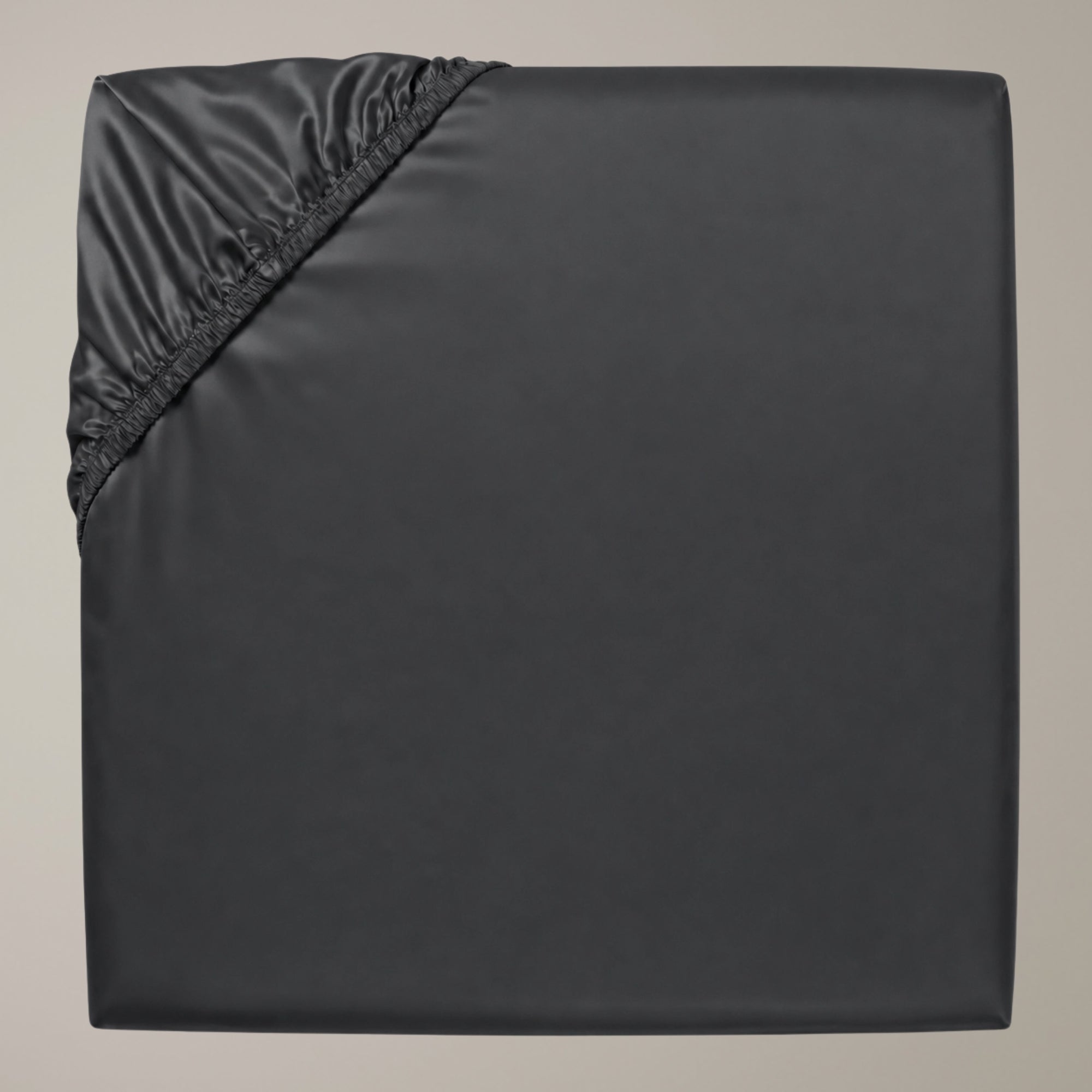 Finole Bettlaken in Granit, Bettwäsche auf dem Bett aus ägyptischer Baumwolle / Egyptian cotton bed sheet #Farbe_Granit